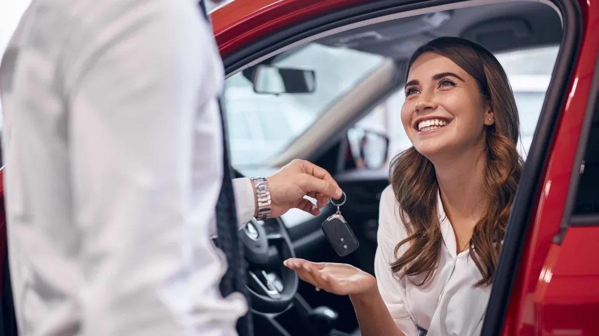 Auto auf den Ehepartner ummelden: Was Sie beachten müssen